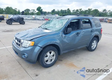 2011 Ford Escape Xlt z USA, uszkodzony, nr VIN 1FMCU9D75BKB71536